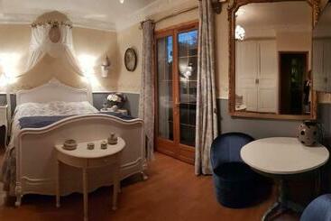 تختخواب و صبحانه La Marlottine