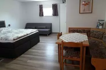 Pensió Ferienwohnung Schwarzbauer