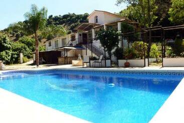 צימר Vegan Guesthouse Finca Pereila