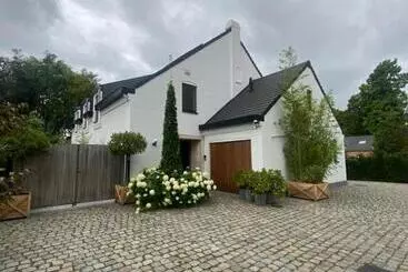 Pensione Nummer 151 Villastudios