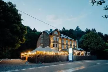 ホテル Café Coureur Houffalize