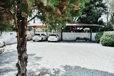 ペンション Amaziah Guesthouse