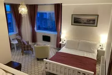 Pensiune Shorelands B&b