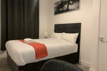 پانسیون Frances St House