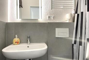 公寓式酒店 Zentrale Zweibettzimmer Für Monteure I Home2share