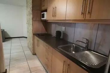 پانسیون The Hide On Devereux