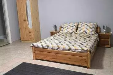 ペンション Amina Apartman