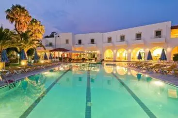 アパートホテル Alexandra Beach