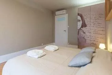 تختخواب و صبحانه Serenata Boutique Rooms