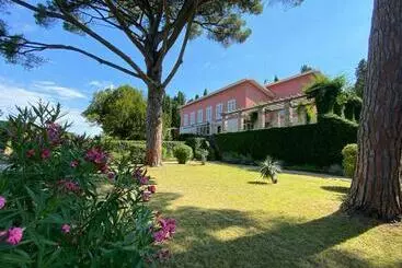 هتل Vila Tartini