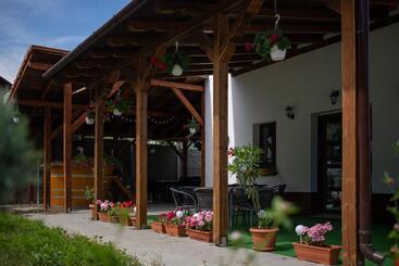 膳宿费 Vilafrancisca10