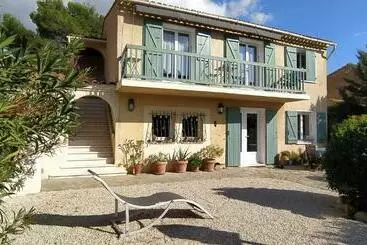 ペンション Logement Dans Une Pinède à Lambesc
