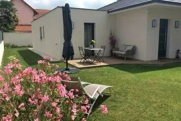 Aamiaismajoitus (B&B) Du Côté De Chez Paule, Chambre Avec Entrée Indépendante Et Salle D Eau Privative