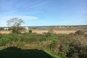 Aamiaismajoitus (B&B) Large Modern Private Suite By The Sea  Birders Paradise