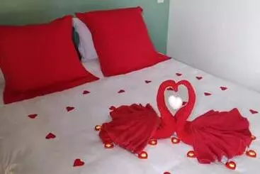 تختخواب و صبحانه La Kazanou