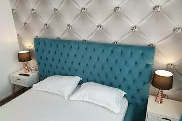 هتل Aristocrat Central