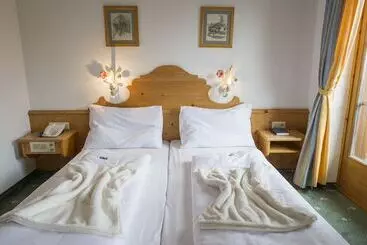 ホテル Gutshof Wolfgangsee Resort & Event