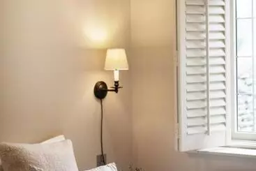 ユースホステル The Maytime Inn