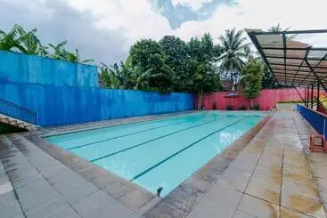 Hotel Reddoorz Syariah At Cibadak Sukabumi