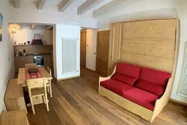 هتل آپارتمان Ilia House