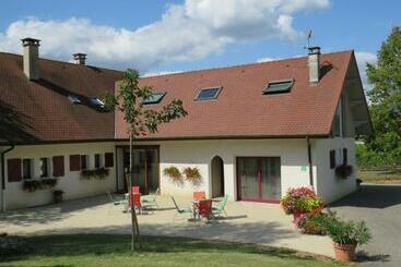 مبيت وإفطار Les Chambres Du Cru