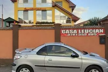 ペンション Casa Leucian