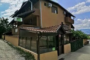 Majatalo Bali Petrich