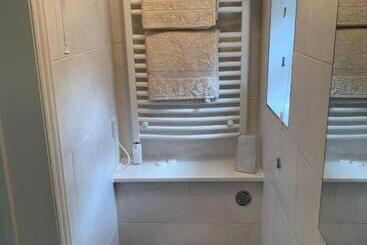 Bed and Breakfast Deverill End