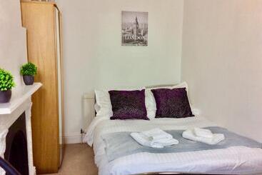 مبيت وإفطار Station House