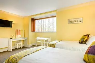 تختخواب و صبحانه 1 Riverside Apartments