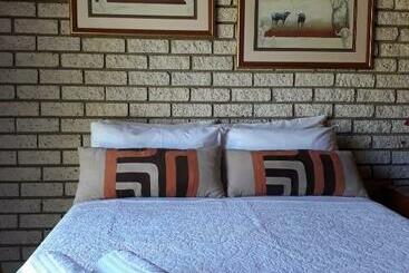 مبيت وإفطار Die Plasie On Suite Rooms