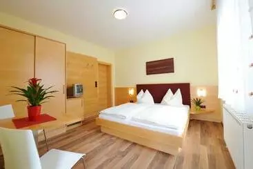 ベッドアンドブレックファースト Weingut & Gästezimmer Nekowitsch