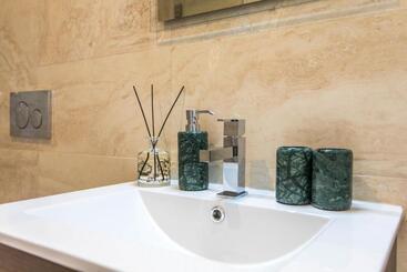 تختخواب و صبحانه Lx Design Apartment Near Congress Center