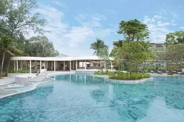 Отель Le Méridien Phuket Mai Khao Beach Resort