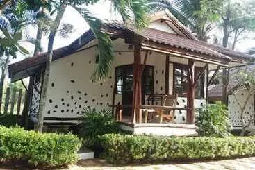 هتل Talkoo Beach Resort Khanom