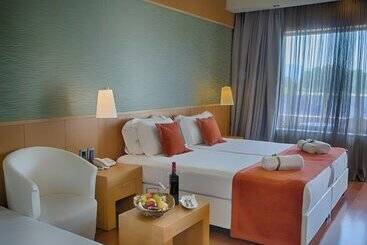 Отель Thessalikon Grand