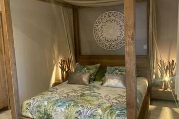 민박 Le Paon Bleu Annecy Poisy