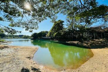 Moon River Resort Phimai