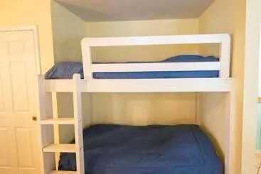 Huoneistohotelli South Padre Island Condo Is Walking Distance To The Beach, Sleeps 6, Third Floor, 2024 Traveler Awar