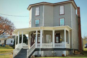 ユースホステル Hawksbill House