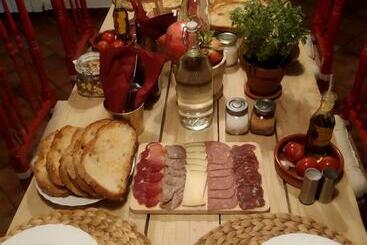 Les Magranes Bed & Breakfast