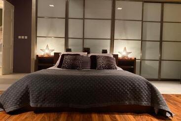 پانسیون Sliema La Loggia Suites