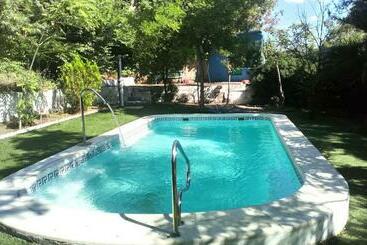 بنسيون Hostal El Venero