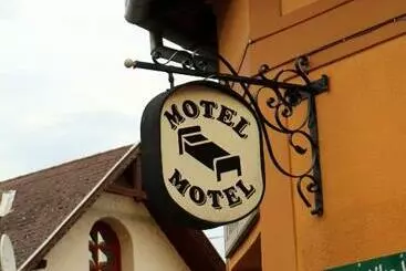 Pensjonat Sörpatika Vendégház