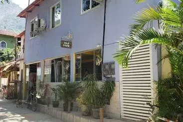 هاستل Bela Sylvia Suites