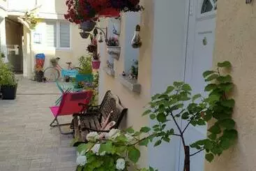 هتل Les Coquelicots