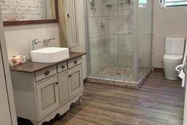 ペンション Migdash Guesthouse