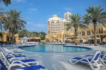 Hotelli Al Hamra Village