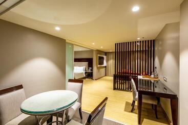 هتل Citadel Sarovar Portico Bengaluru