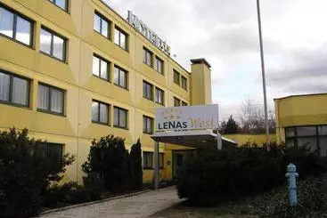 בית מלון כפרי Lenas West